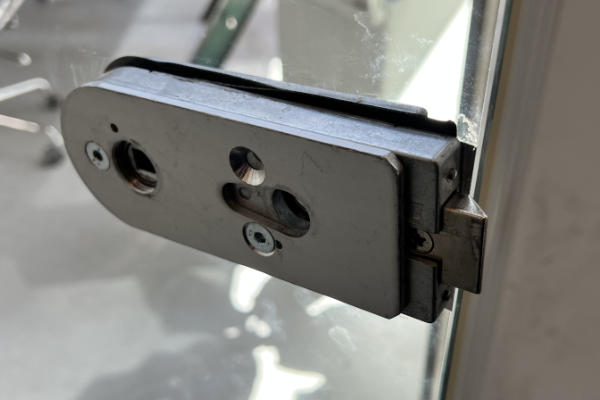 Slot vervangen in glazen deur