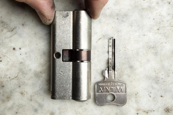 Cilinderslot vervangen in deur