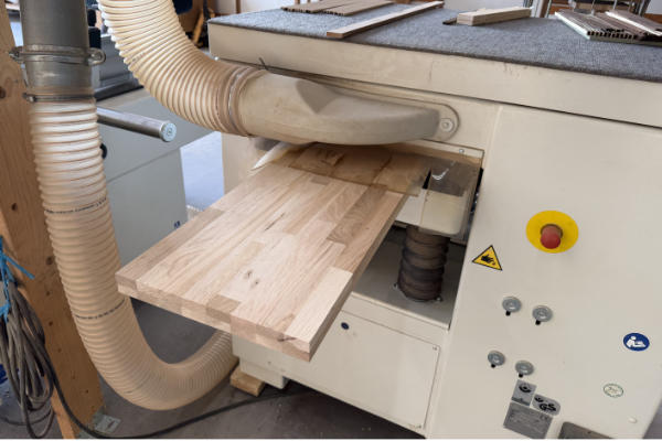 Eikenhout geschaafd met vandiktebank